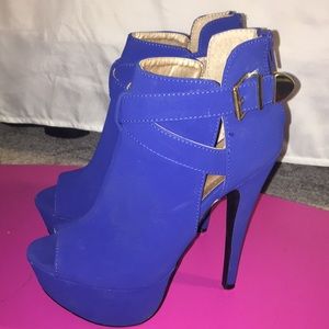 Charolette Russe Blue Pumps